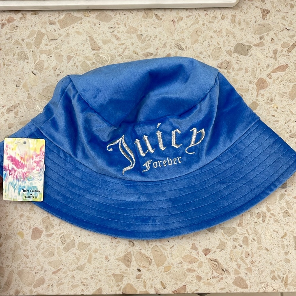 Juicy Couture NWT Blue Velvet Bucket Hat 🧢